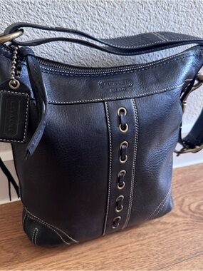 Genuine Vintage COACH 10399 Chelsea Black Leather Laced Duffle Shoulder
Bag